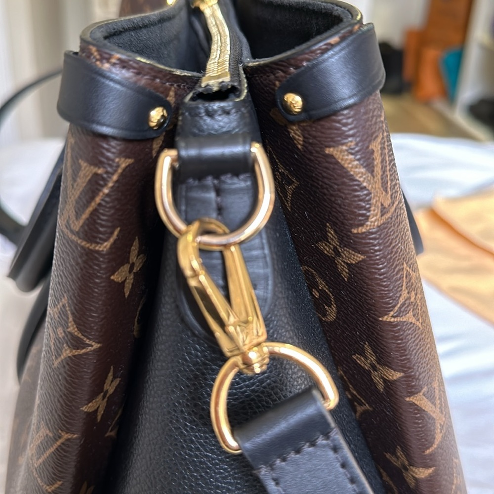 Soufflot MM Tote monogram canvas - Picture 16 of 16